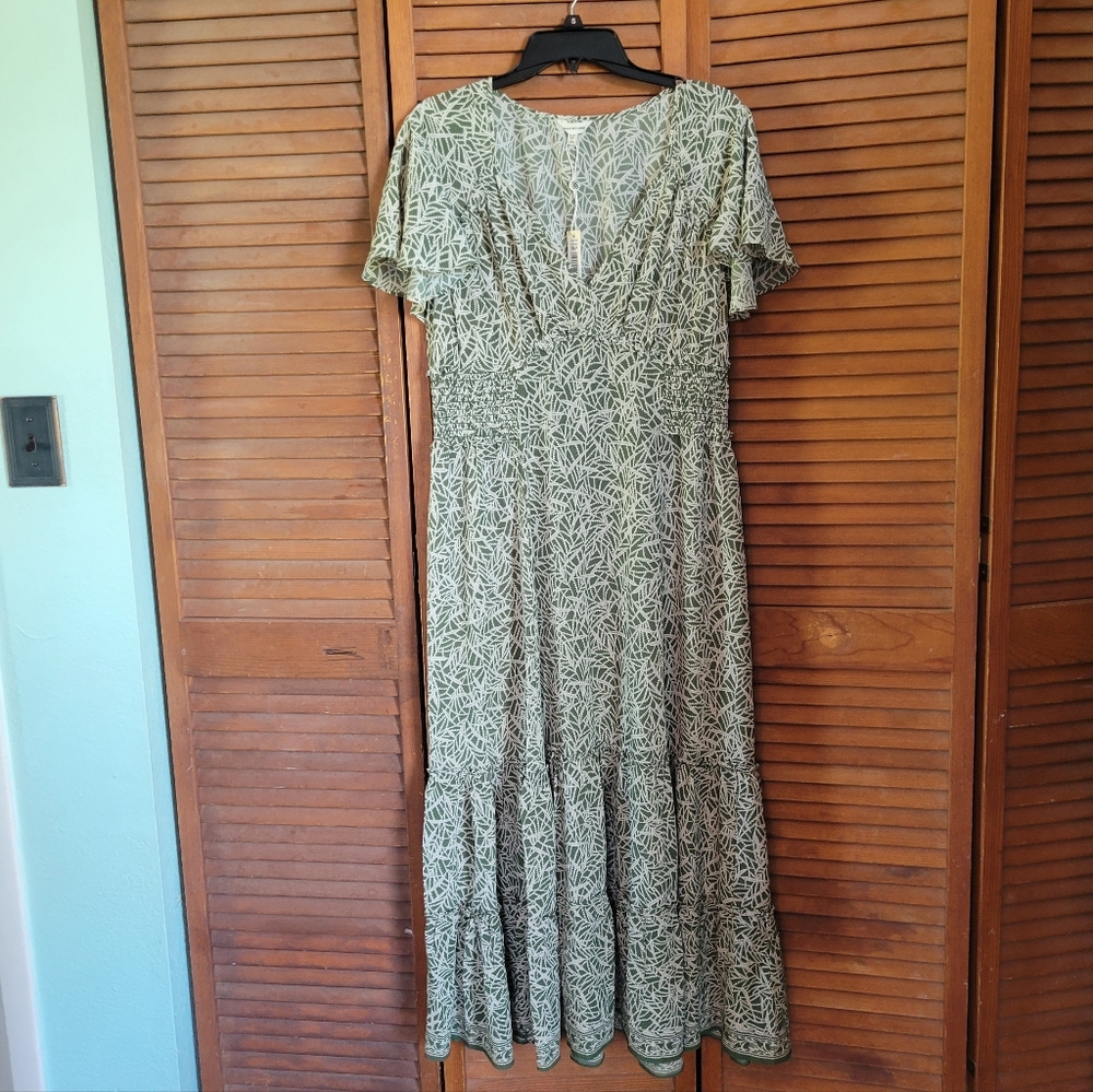 Max Studio | Olive Leaf Print Maxi Dress | Size XLP